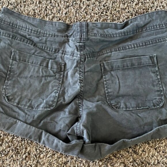 Aeropostale Shorts - Picture 2 of 3